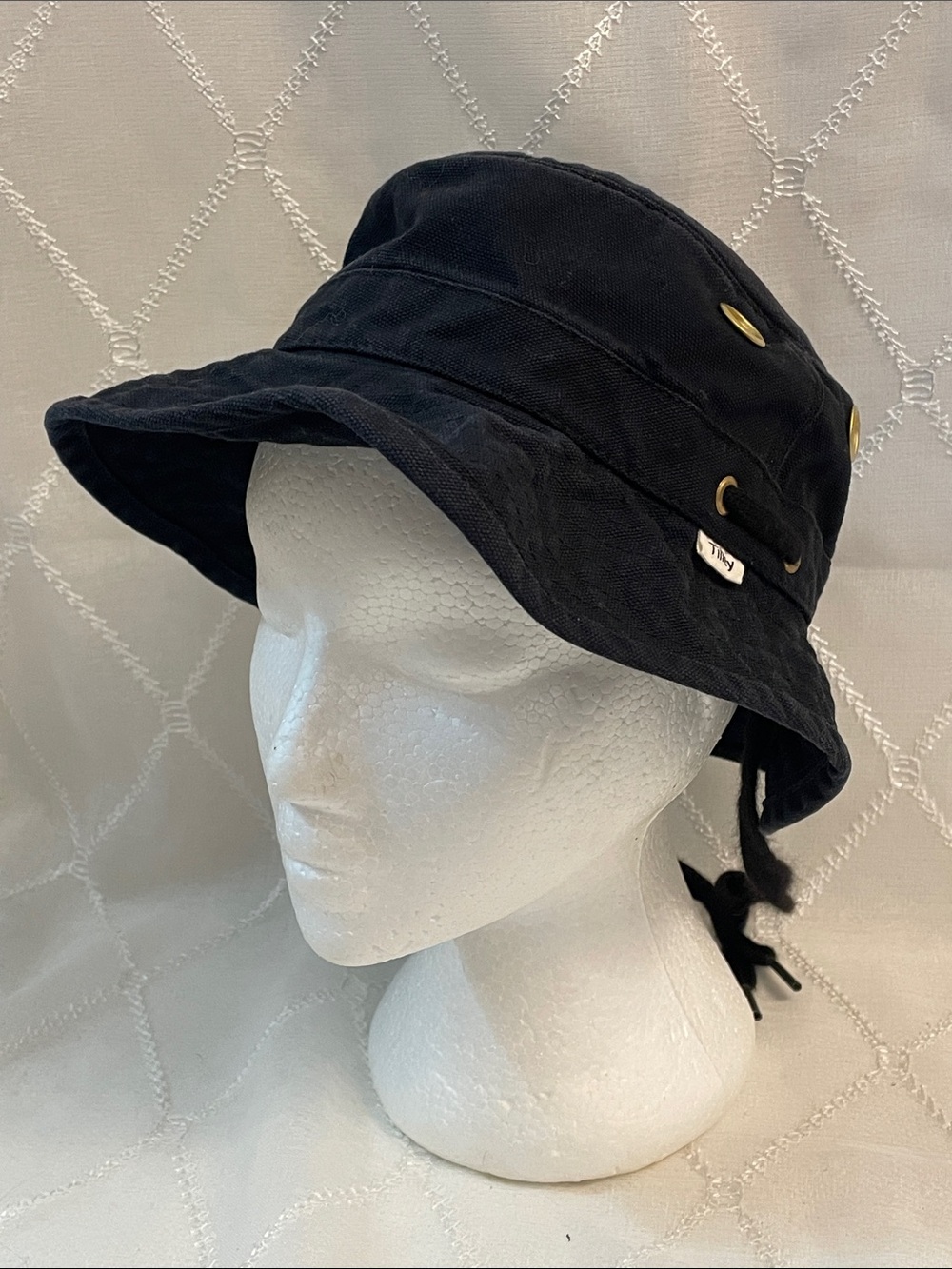 Tilley women’s hat size 7 3/8